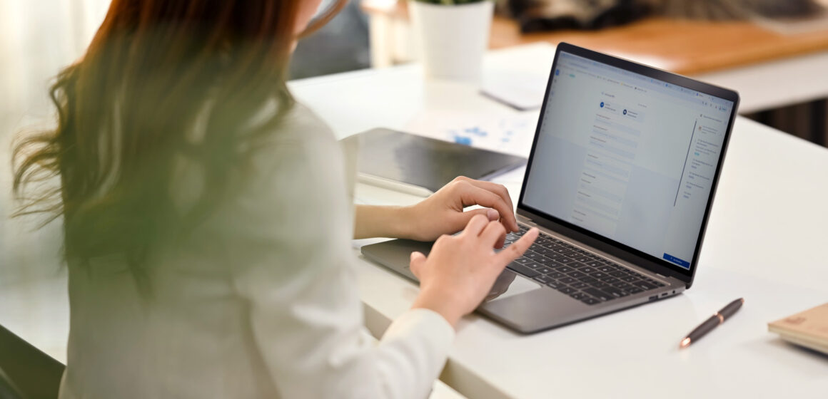 El riesgo de la información atrapada en los contratos y cómo la IA ayuda a convertirla en inteligencia de negocio