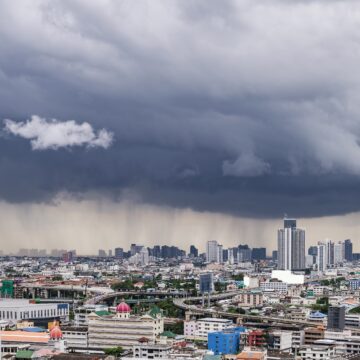 a-heavy-storm-with-rain-and-dramatic-atmosphere-cl-2026-01-06-09-31-27-utc (1) El 94% de economistas considera que el gobierno saliente no tomó las medidas necesarias para enfrentar El Niño
