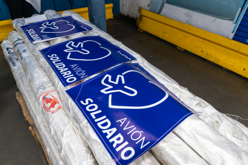 Avión Solidario de LATAM traslada casi 5 toneladas de ayuda humanitaria a Colombia tras terremoto de 7,4