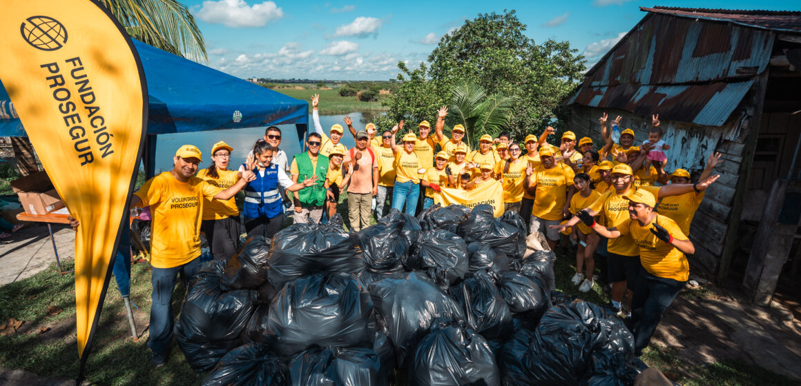 La Fundación Prosegur recupera más de 1.2 toneladas de residuos en jornadas ambientales en Lima e Iquitos