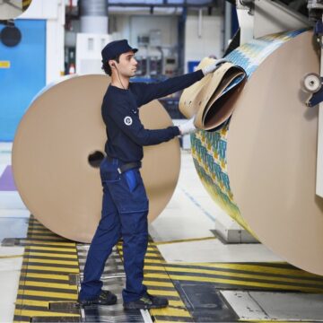Tetra Pak acelera soluciones para una industria alimentaria más sostenible y reduce un 56% de emisiones de GEI en sus operaciones