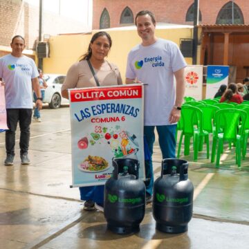 Lideresas de ollas comunes en SJL reciben más de mil balones de gas para alimentar a cientos de familias