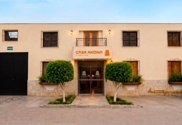 fachada-hotel-casa-andina-standard-ica Casa Andina anuncia la inauguración de su sexto hotel en la región de Cusco y prepara nuevas aperturas para 2027