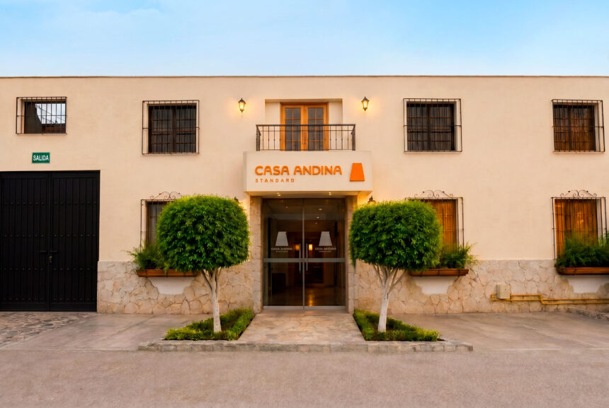 fachada-hotel-casa-andina-standard-ica Casa Andina anuncia la inauguración de su sexto hotel en la región de Cusco y prepara nuevas aperturas para 2027