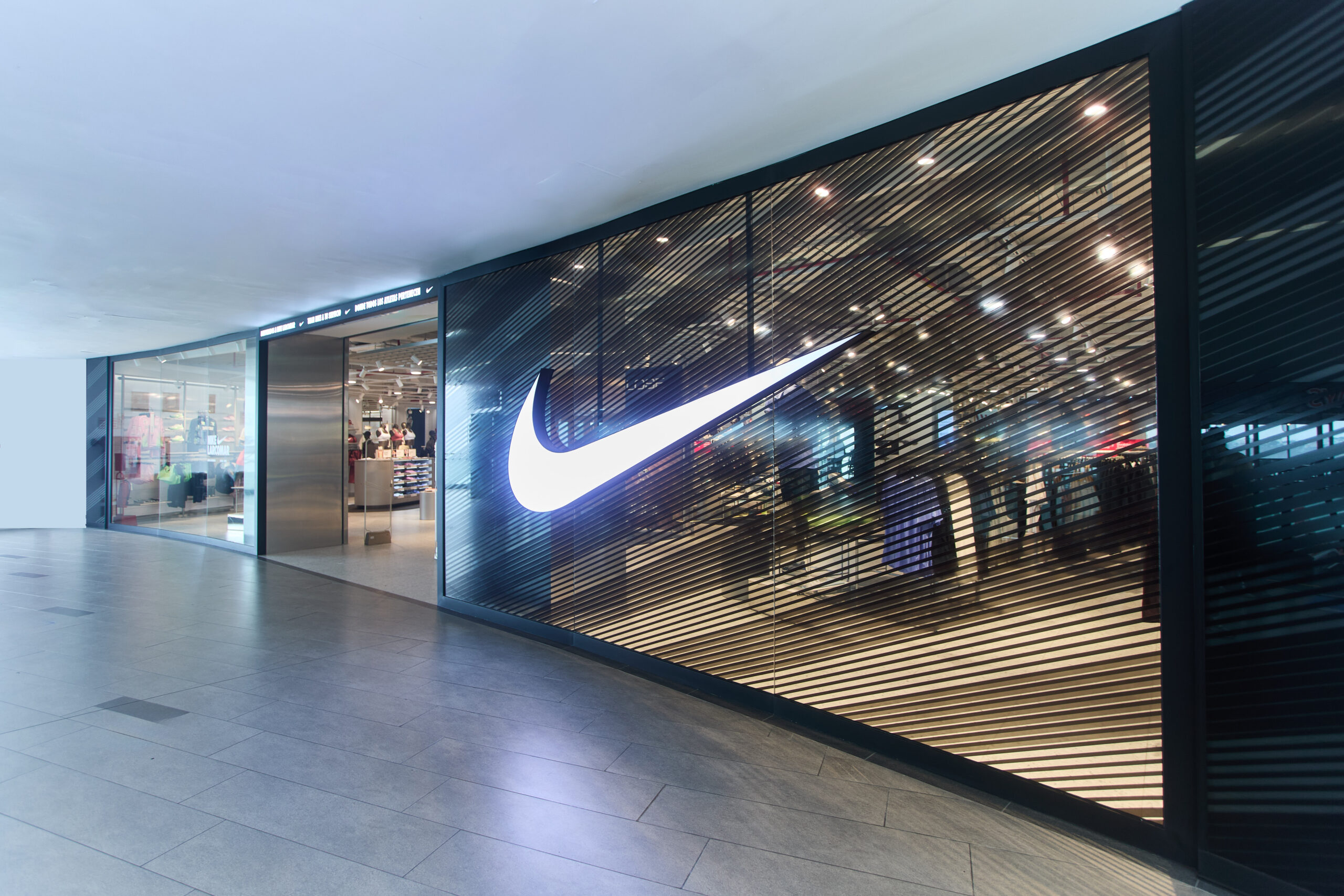 Nike reabre sus puertas en Larcomar y da un nuevo paso en la expansión de sus nuevos formatos en Perú
