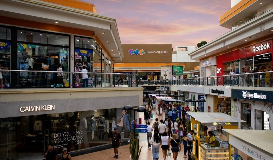 Plaza San Miguel cumple 50 años como el primer centro comercial del Perú